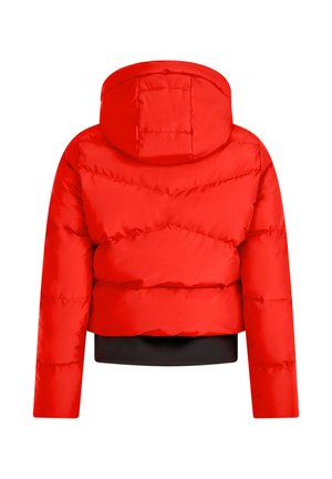 Rote, kurze Puffjacke mit Kapuze und gestepptem Design, von hinten auf einem weißen Hintergrund präsentiert.