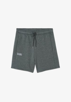 Pantalones cortos grises para hombre hechos de tela texturizada, con una cintura elástica y cordón, y bolsillos laterales. Pequeño logo en la parte frontal.