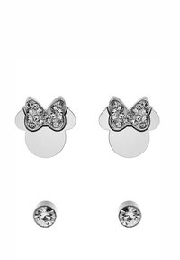 Boucles d'oreilles en argent présentant un design en forme de nœud, embellies de cristaux transparents, accompagnées de petites clous ronds en cristal supplémentaires.