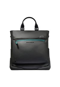 Zwarte rugzak met een gestructureerde afwerking, voorzien van een tealkleurig ritssluitingvak aan de voorkant, dubbele draaghandvatten en een minimalistisch logo.