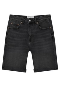 Pantalones cortos de mezclilla negra con dobladillos enrollados, cinco bolsillos, herrajes en tono cobre y una sutil textura desgastada. Diseño clásico.