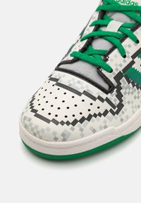 adidas Originals MINECRAFT FORUM UNISEX - Sneakers low - core white/green/core black