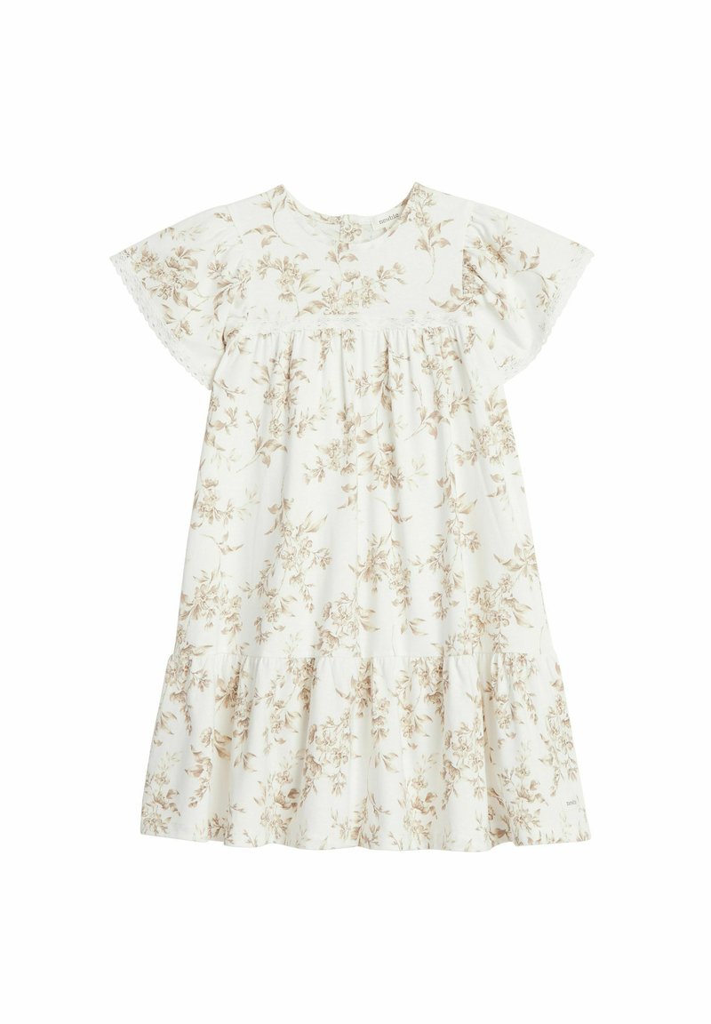Weißes Kleid mit braunen Blumenmustern, kurzen, flatternden Ärmeln, einem gerafften Taillenbereich und einem gestuften, rüschierten Saum. Weiche Stofftextur.