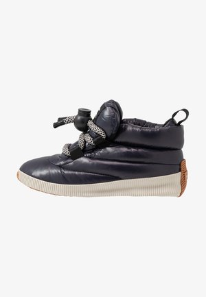 OUT N ABOUT™ PUFFY LACE - Vinterstøvler - black