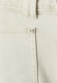 ONLY ONLEMILY POCKET SHORTS - Džinsiniai šortai - ecru