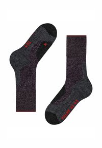 Dwie pary skarpetek w ciemnoszarym i bordowym kolorze, z teksturowanym wzorem, wzmocnionymi piętami oraz czerwonym logo po bokach.