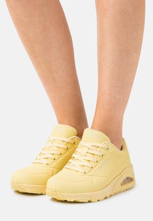 UNO - Sneakersy niskie - yellow durabuck
