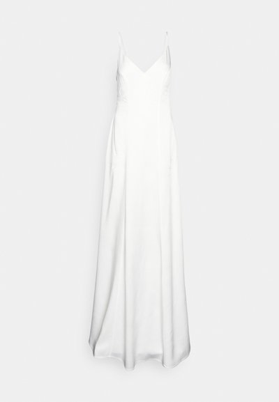 Witte satijnen jurk met een diepe V-halslijn en dunne straps. Het ontwerp heeft een vloeiende silhouet en zijzakken, die de eenvoudige elegantie benadrukken.