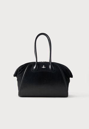 Sac à main en cuir noir et suède avec double poignée supérieure et petit logo sphérique argenté centré près de la fermeture éclair.