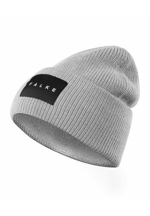 Szary dzianinowy beret z żeberkową teksturą i zgięciem na przodzie. Posiada czarną prostokątną metkę z białym napisem "FALKE."
