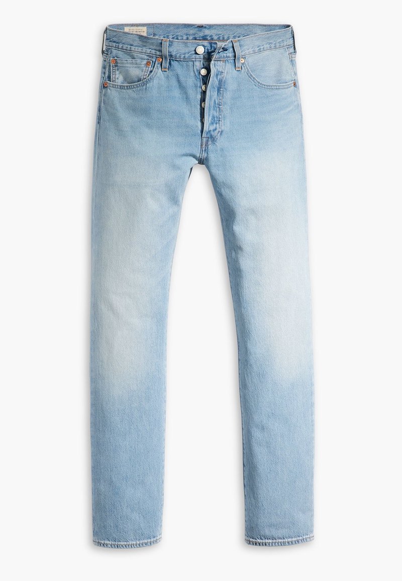 Jean en denim bleu clair avec braguette à boutons, jambes droites, poches avant et arrière et légère décoloration au niveau des cuisses et des genoux.