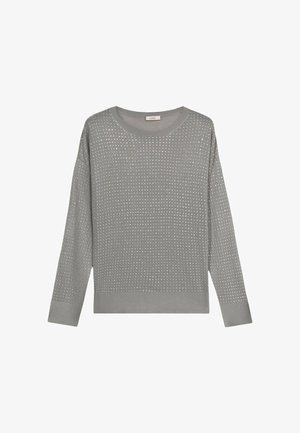 Maglione grigio lavorato a maglia con un design testurizzato e piccole aperture, maniche lunghe e scollatura rotonda. Materiale morbido con polsini a coste.