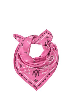 Pink bandana med sort og hvid paisley- og blomsterprint, foldet og bundet i en løs knude på en hvid baggrund.
