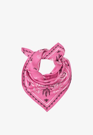 Pink bandana med sort og hvid paisley- og blomsterprint, foldet og bundet i en løs knude på en hvid baggrund.
