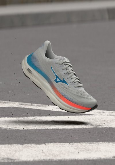 Mizuno WAVE SKY 9
