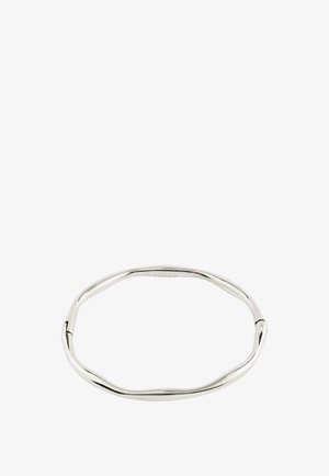 Hõbedase tooniga veidi ebaühtlane ümmargune käevõru, mis on siledapinnaline ja poleeritud, peidetud kinnitusdetailiga.