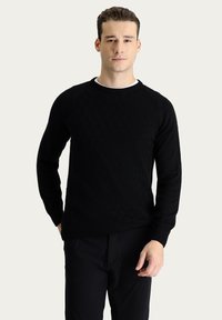 Kigili - REGULAR FIT - Jumper - black Thumbnail Image 1