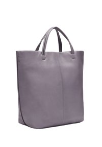 Lila Ledertasche mit zwei oberen Griffen, schlichte Gestaltung, glatte Textur und ohne sichtbare Hardware oder Muster.