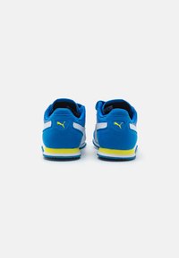 Puma CABANA RACER 20 UNISEX - Joggesko - team royal/white/yellow burst