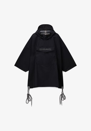 Czarny kapturek typu poncho z przednią kieszenią, regulowanym sznurkiem u dołu oraz detalem z logo. Wykonany z gładkiego, wodoodpornego materiału.