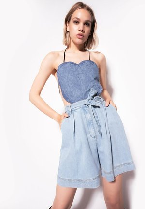 Pinko CIRCUITO - Kratke hlače od trapera - mid wash