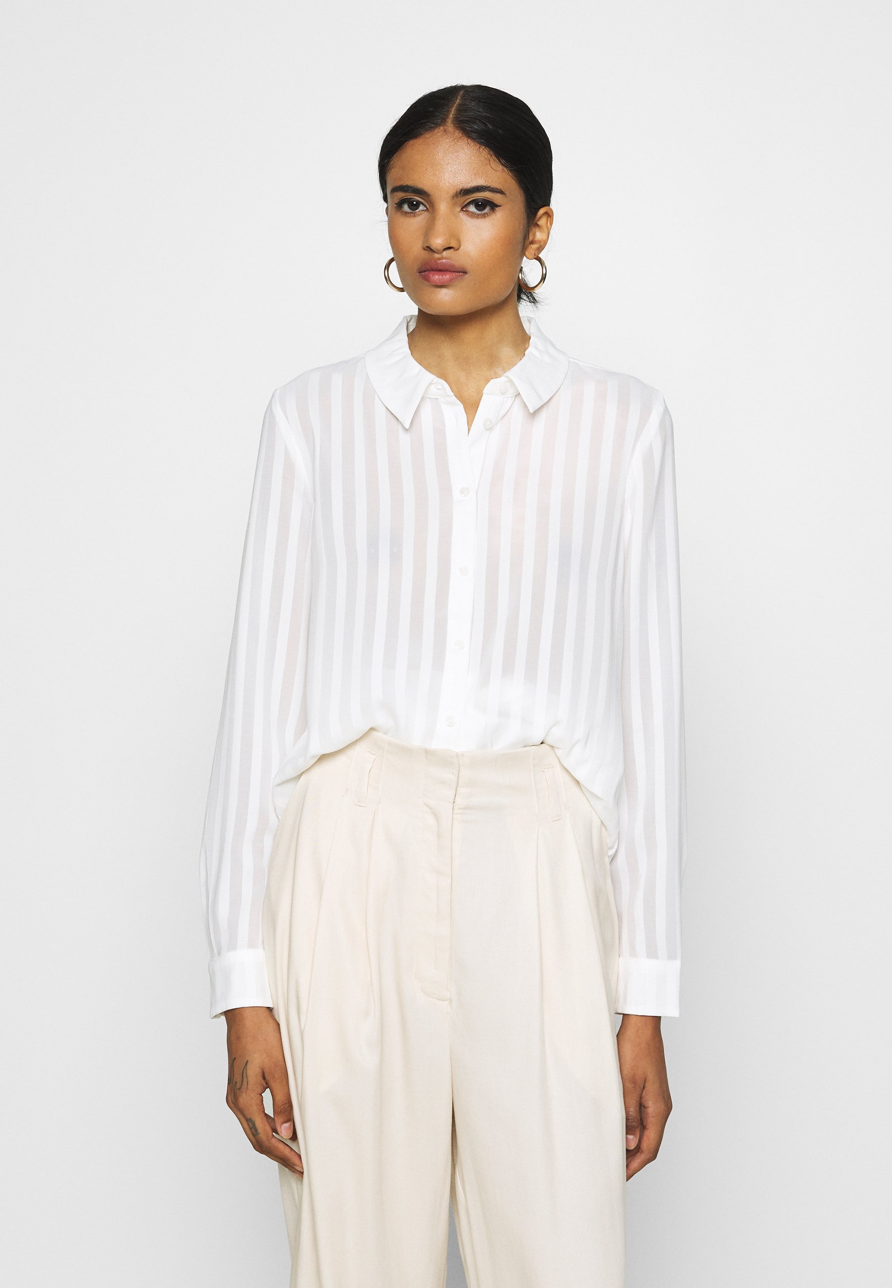 Vila VIKAMOLIA SHIRT Skjorte cloud dancer Zalando.no Vila VIKAMOLIA SHIRT Skjorte cloud dancer Zalando.no