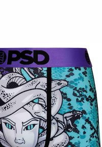 Férfi boxer alsónadrág lila elasztikus derékkal, rajta "PSD" logóval, kígyó grafikával és türkiz, texturált mintázattal.