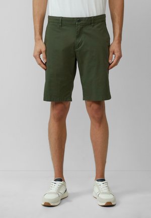 Olijfgroene shorts met een klassieke snit, voorzien van een knoopsluiting en zijzakken, gemaakt van een lichtgewicht katoenstof.