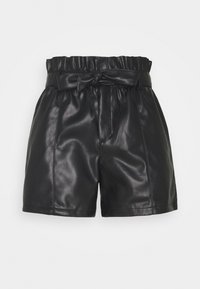 Svarta högmidjade shorts i konstläder med veckad midja och knytdetalj framtill, slät textur och främre sömdetaljer.