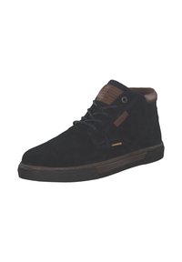 Marineblauwe suède high-top schoen met een bruin leren accent, ronde veters en een profijtige rubberen zool met een kenmerkende bruine streep.