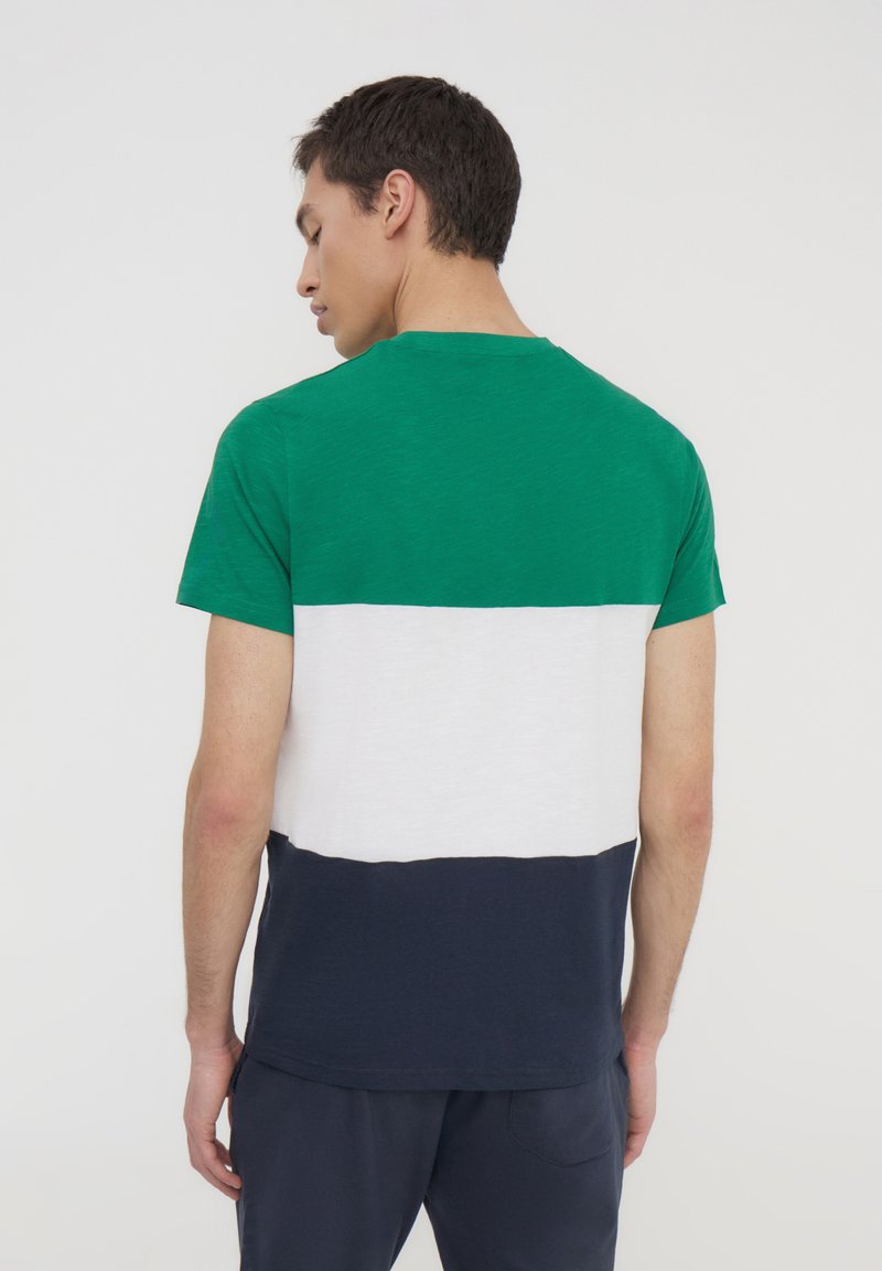 Terranova T-shirt con stampa var verde/verde