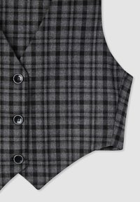 Gilet a quadri grigio con tessuto strutturato a scacchi neri e grigio chiaro, cinque bottoni e orlo a V netto.