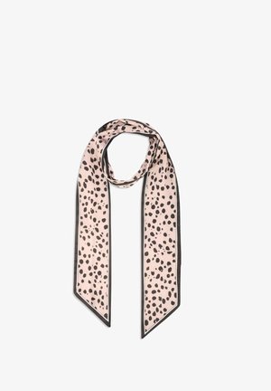 Jedwabny szal o miękkim różowym tle z czarnym wzorem w panterę, wykończony na czarno. Wzór jest smukły, wydłużony z ostatecznymi końcami.