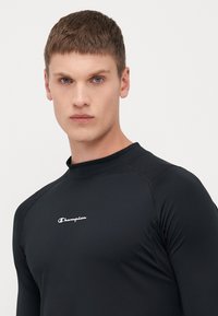Champion TRAINING KOMPRESSION MOCK NECK LONG SLEEVES - Langarmshirt - black