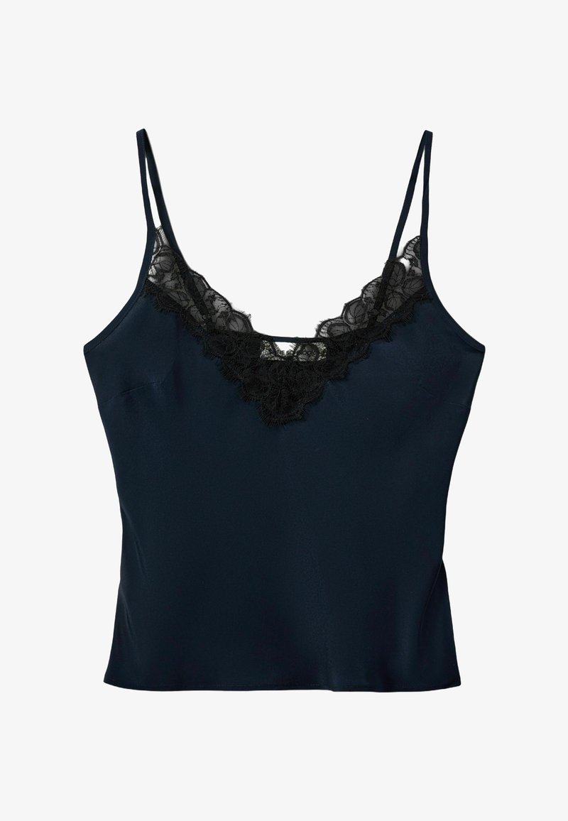 Morska satenasta majica na bretele s tankim trakama i crnim čipkastim rubom duž V-izreza, s glatkom teksturom i minimalističkim dizajnom.