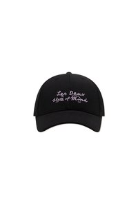 Black baseball cap with curved brim, featuring embroidered text "Les Deux state of Mind" in light purple on the front.