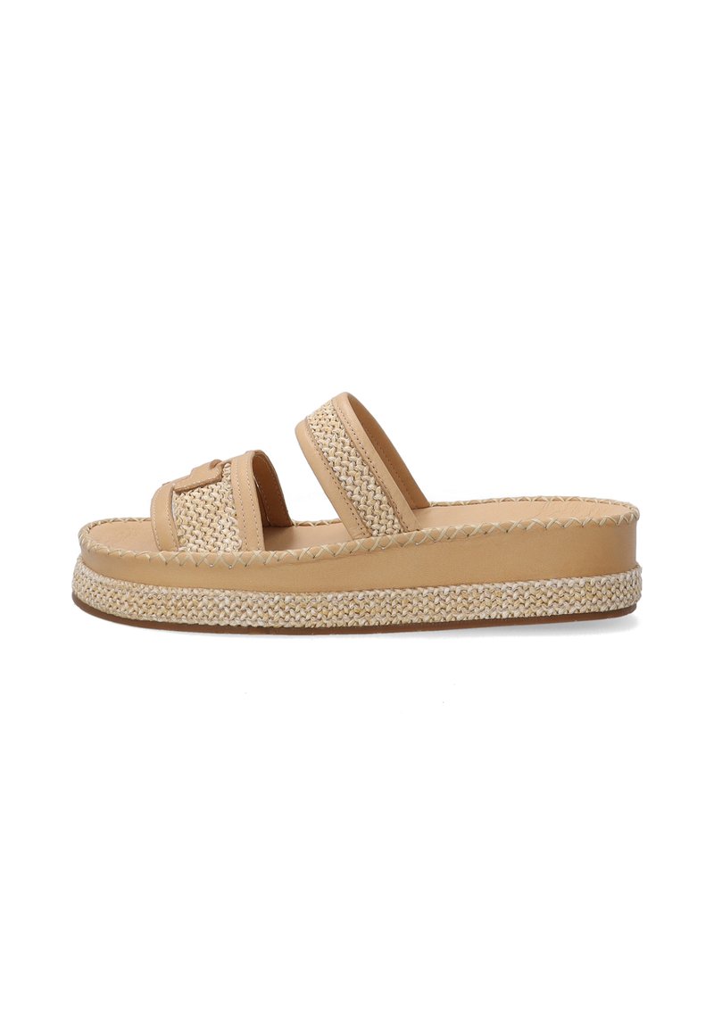 Tan platform sandalen met twee brede banden, geweven details en een jute-stijl touw tussenzool. Glad lederen bovenkant en platte zool.