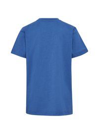 Blå kortärmad T-shirt av bomull, med rund halsringning, enkel design och rak nederkant utan synliga logotyper eller mönster.