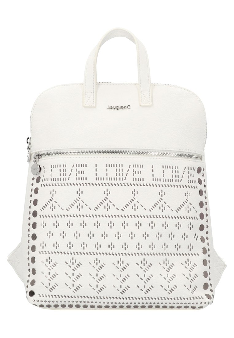 Zaino bianco realizzato in materiale testurizzato, presenta una maniglia superiore, una tasca frontale con zip e un design forato con il testo "LOVE LOVE LOVE".