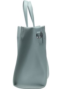 Jasnoniebieska skórzana torebka o uporządkowanym kształcie, z dwoma górnymi uchwytami, gładką teksturą i metalowym detalem w kształcie pierścienia po jednej stronie.