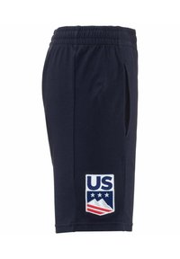 Shorts sportivi navy con elastico in vita, tasca laterale e logo US ricamato con accenti rossi e blu. Tessuto morbido e leggero.
