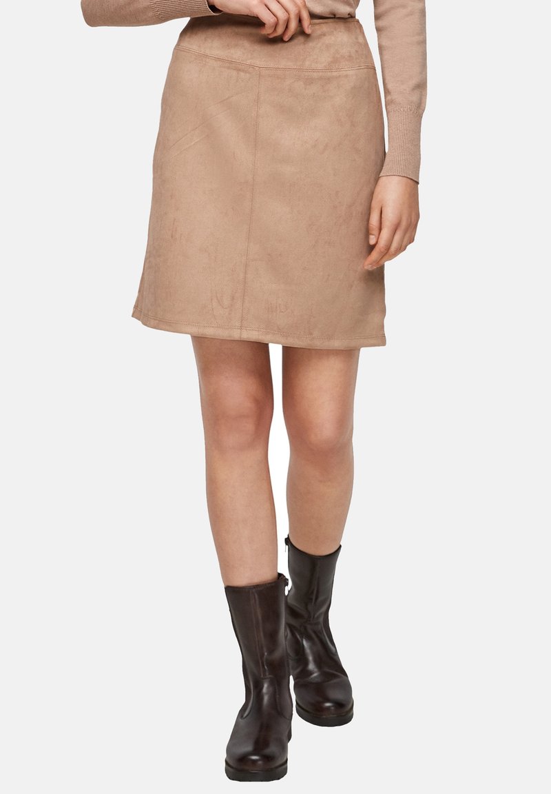 S Oliver In Veloursleder Optik A Linien Rock Camel Beige Zalando De