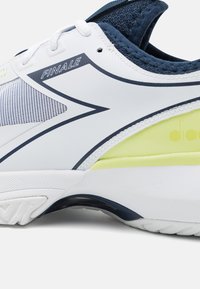Diadora FINALE AG - Teniso bateliai įvairiai dangai - white/pageant blue