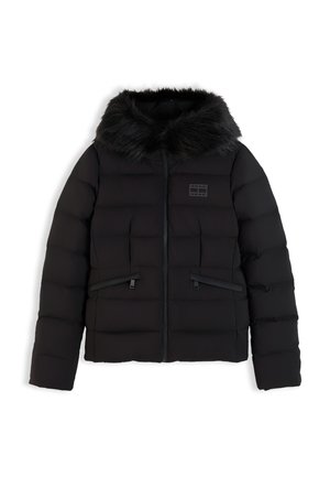 Schwarze Steppjacke mit horizontalen Nähten, Frontreißverschluss, zwei Reißverschlusstaschen und Kapuze mit schwarzem Kunstpelzbesatz.