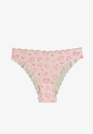 Różowe bezszwowe stringi z falbankowymi brzegami i wzorem różnych rozmiarów ciemnoróżowych serc.