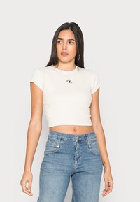 Calvin Klein Jeans CROPPED SLIM TEE - T-shirt básica - eggshell