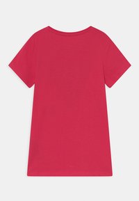 Guess CORE JUNIOR - T-shirt estampada - punk rocker pink