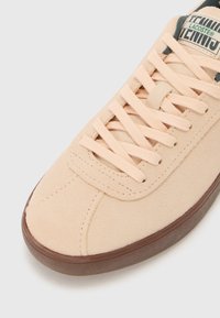 Lacoste BASESHOT - Tenisice - beige