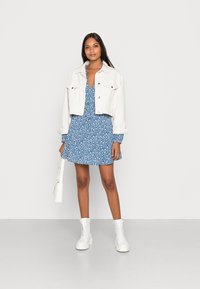 Glamorous LONG SLEEVE WRAP DRESS WITH V NECK - Vestido de dia - multi coloured