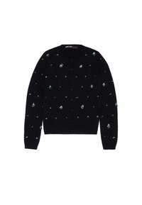 Melnā kardigāna izgatavots no adīta auduma, ar zaļiem un baltajiem ziedu apdrukām, priekšējiem pogām un gariem piedurknēm. Klassiska piegriezuma dizains.